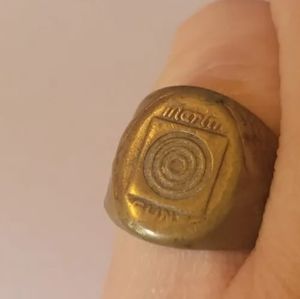 TOM MIX “MARLIN GUNS” BRASS TARGET DESIGN RING
